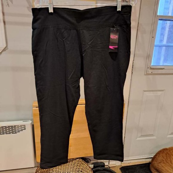 NWT black women's yoga pants / capris - Picture 1 of 9